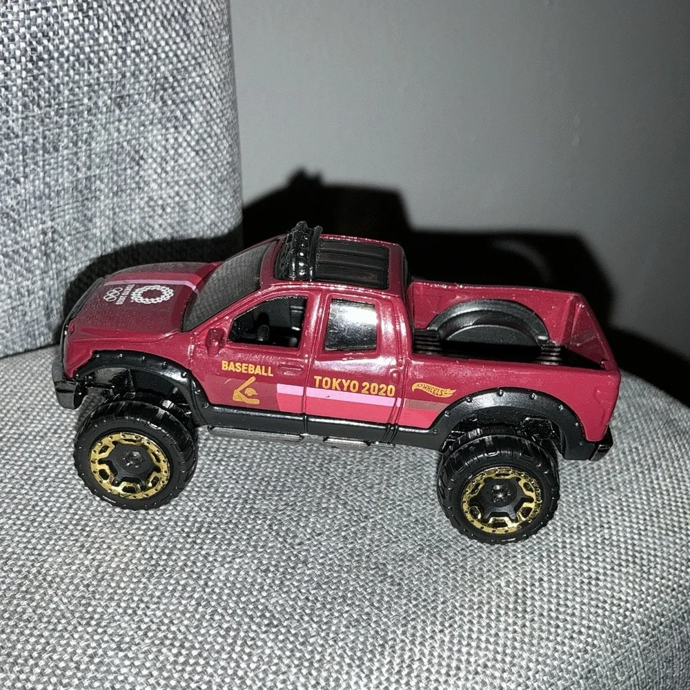 Hot Wheels 2011 Tokyo 2020 Baseball 1/64 Diecast '10 Toyota Tundra Pickup Truck